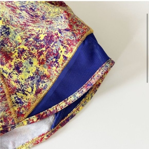 LULULEMON Seawheeze 2019 Hotty Hot Shorts 4" Limited edition (LR) - Picture 4 of 4